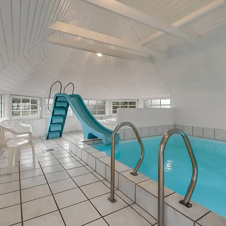 Fantastisk Strataekt Med Pool Sj450 * Harboør