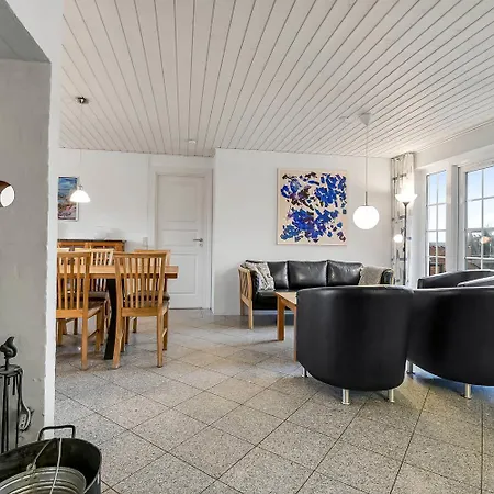 Σπίτι διακοπών Fantastisk Strataekt Med Pool Sj450