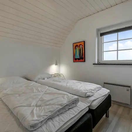 Fantastisk Stråtækt Med Pool Sj450 Feriehus *