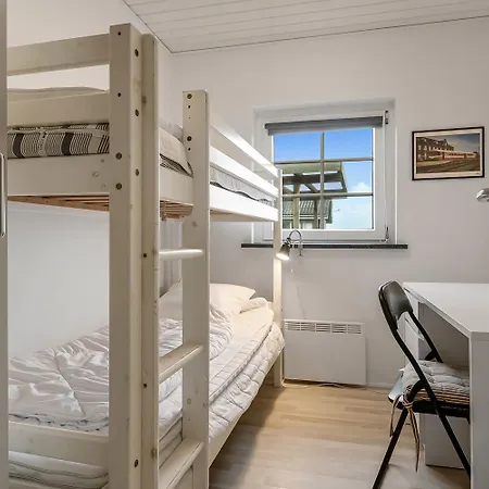 Feriehus Fantastisk Stråtækt Med Pool Sj450
