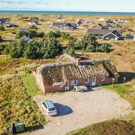 Feriehus Fantastisk Stråtækt Med Pool Sj450 *